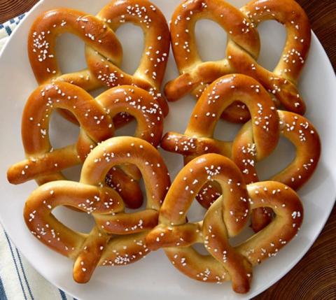 Giant Pretzels - Dill, Sea Salt, Cinnamon, Bacon Cheddar, Jalapeno Cheese, 